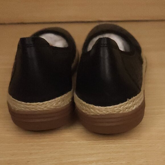 Clarks Elaina Black Slip On Shoes 8 1/2 - Picture 3 of 8